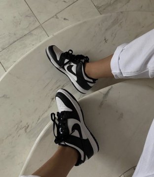 Nike Dunk Panda Low