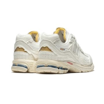 New balance 2002r white