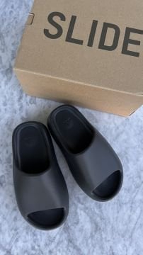 Yeezy Slide Onyx
